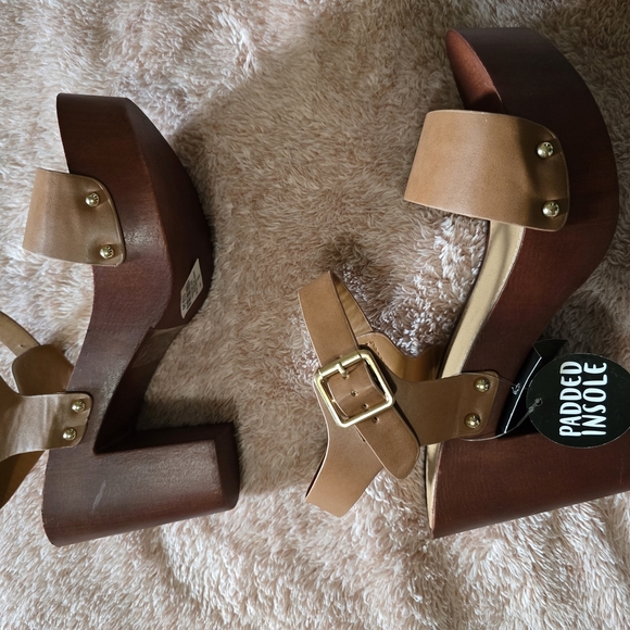 Streetwear Society Tan Brown Platform Sandals with Adjustable Straps - Picture 2 of 3